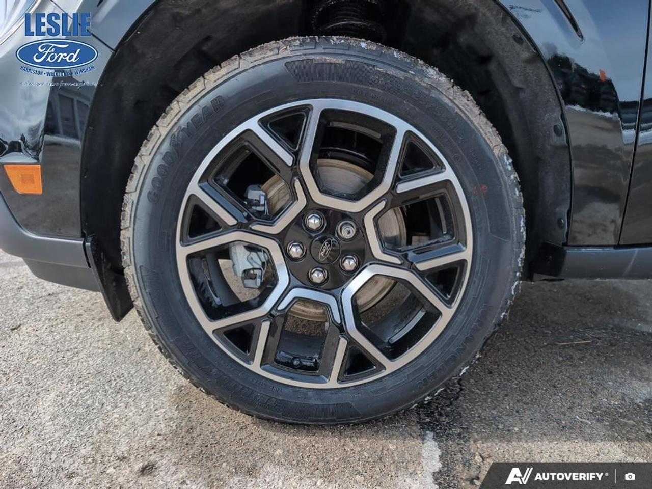 2026 Ford Maverick Lariat SuperCrew Hybrid AWD Photo