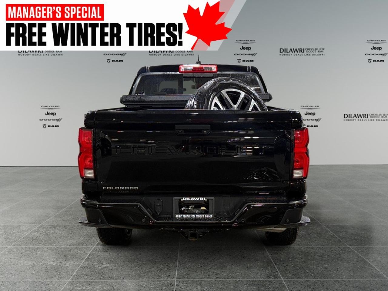 2023 Chevrolet Colorado 4WD Crew Cab Z71 Photo3