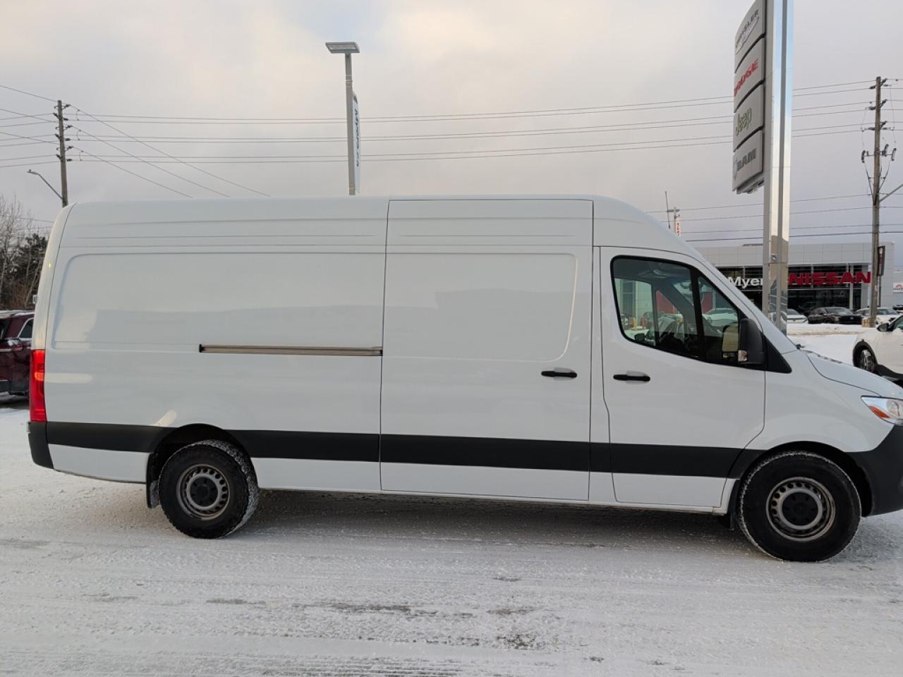 2024 Mercedes-Benz Sprinter Cargo Van 2500 High Roof I4 170  - $143.21 /Wk Photo4