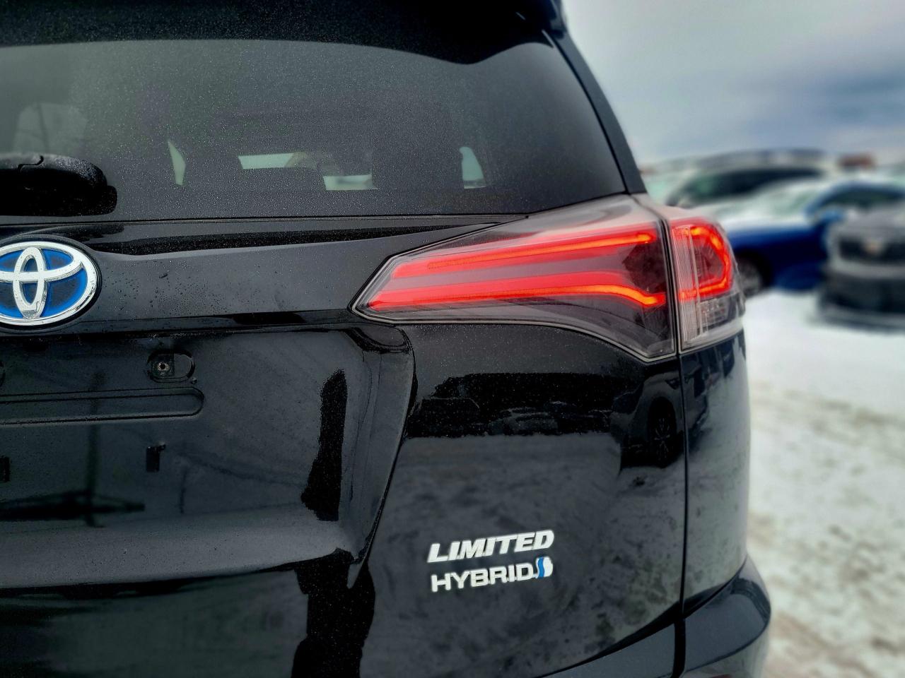 2018 Toyota RAV4 Hybrid Limited Photo