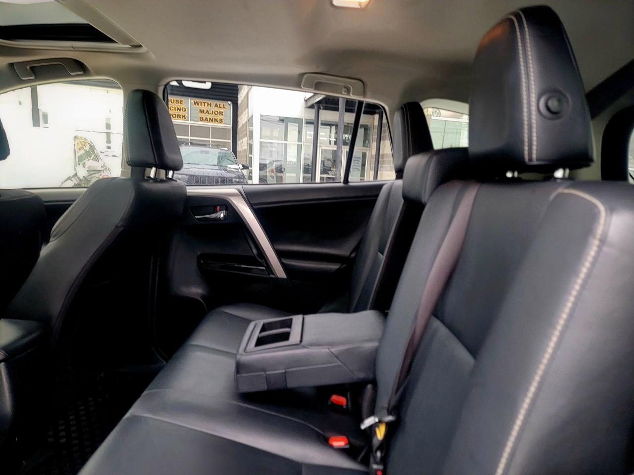 2018 Toyota RAV4 Hybrid Limited Photo