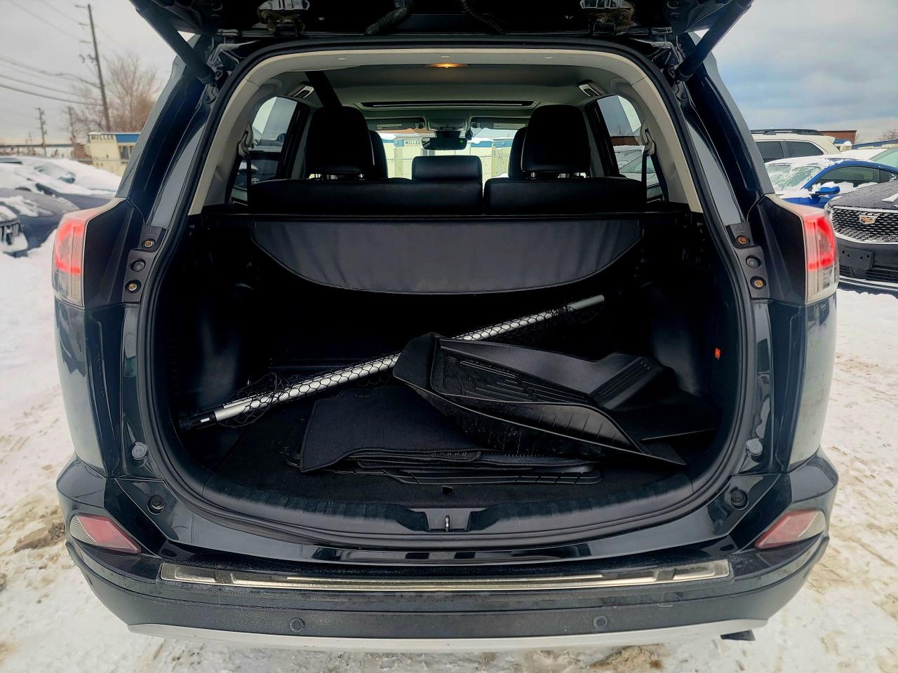 2018 Toyota RAV4 Hybrid Limited Photo