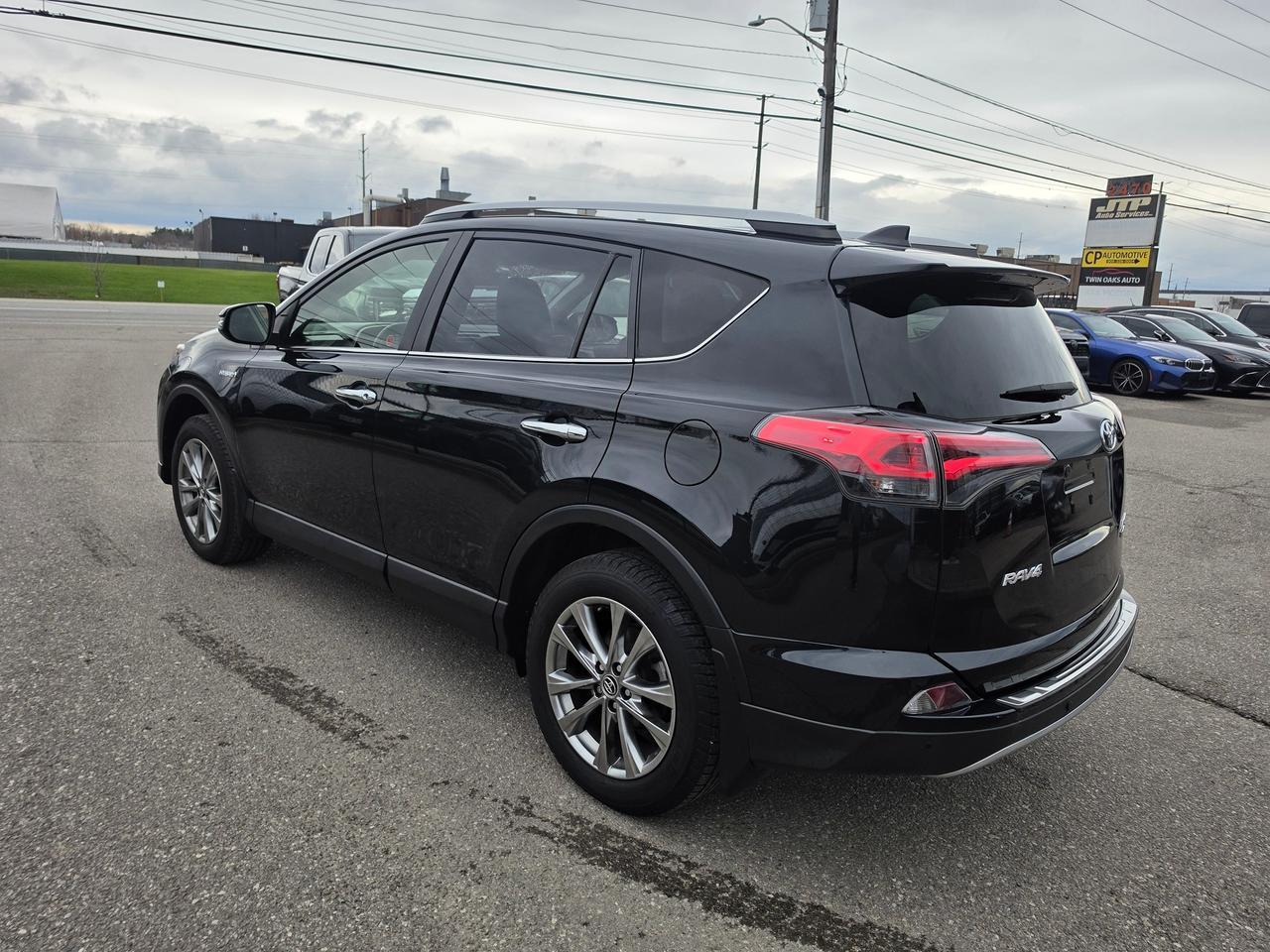 2018 Toyota RAV4 Hybrid Limited Photo