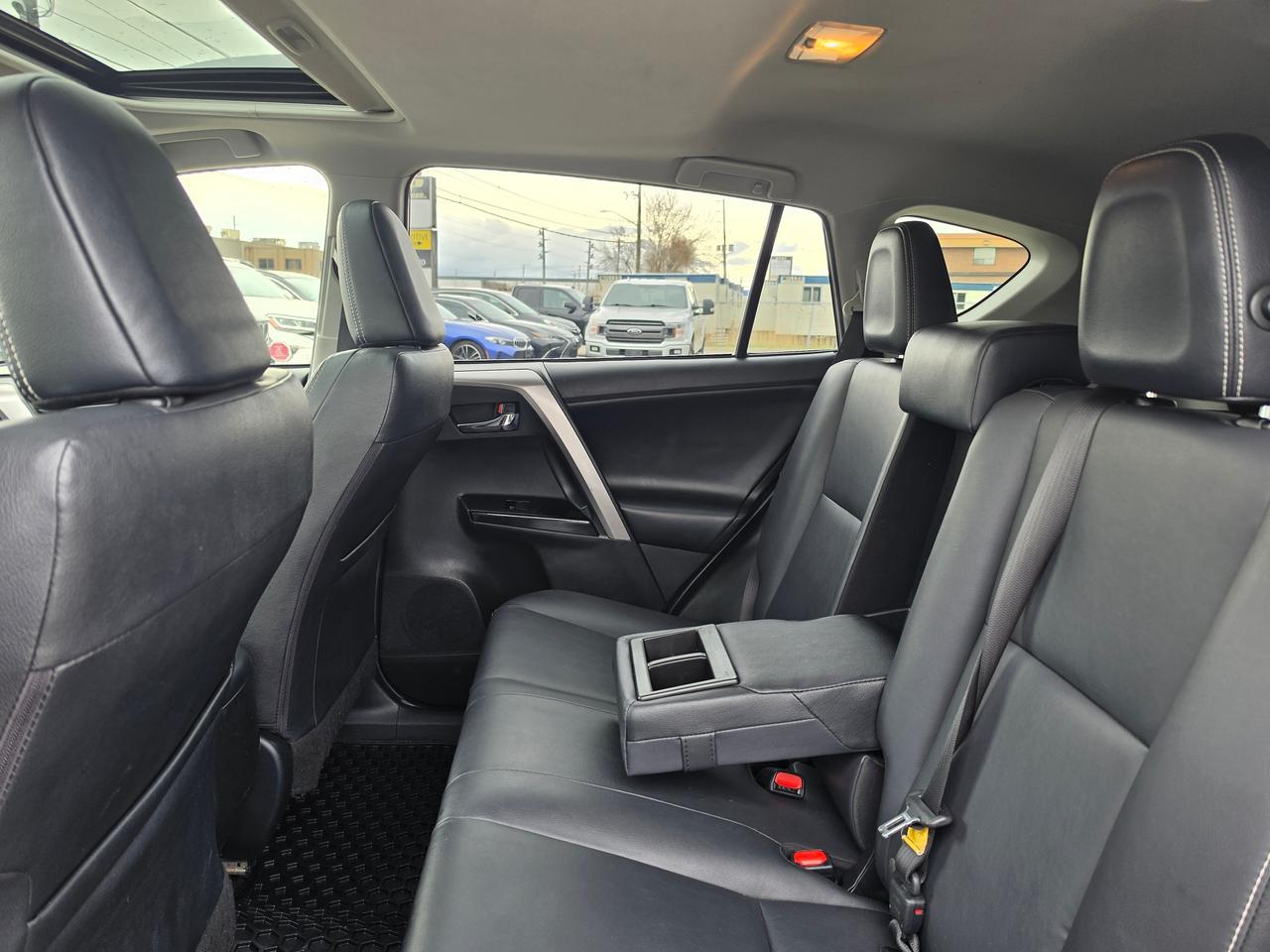 2018 Toyota RAV4 Hybrid Limited Photo