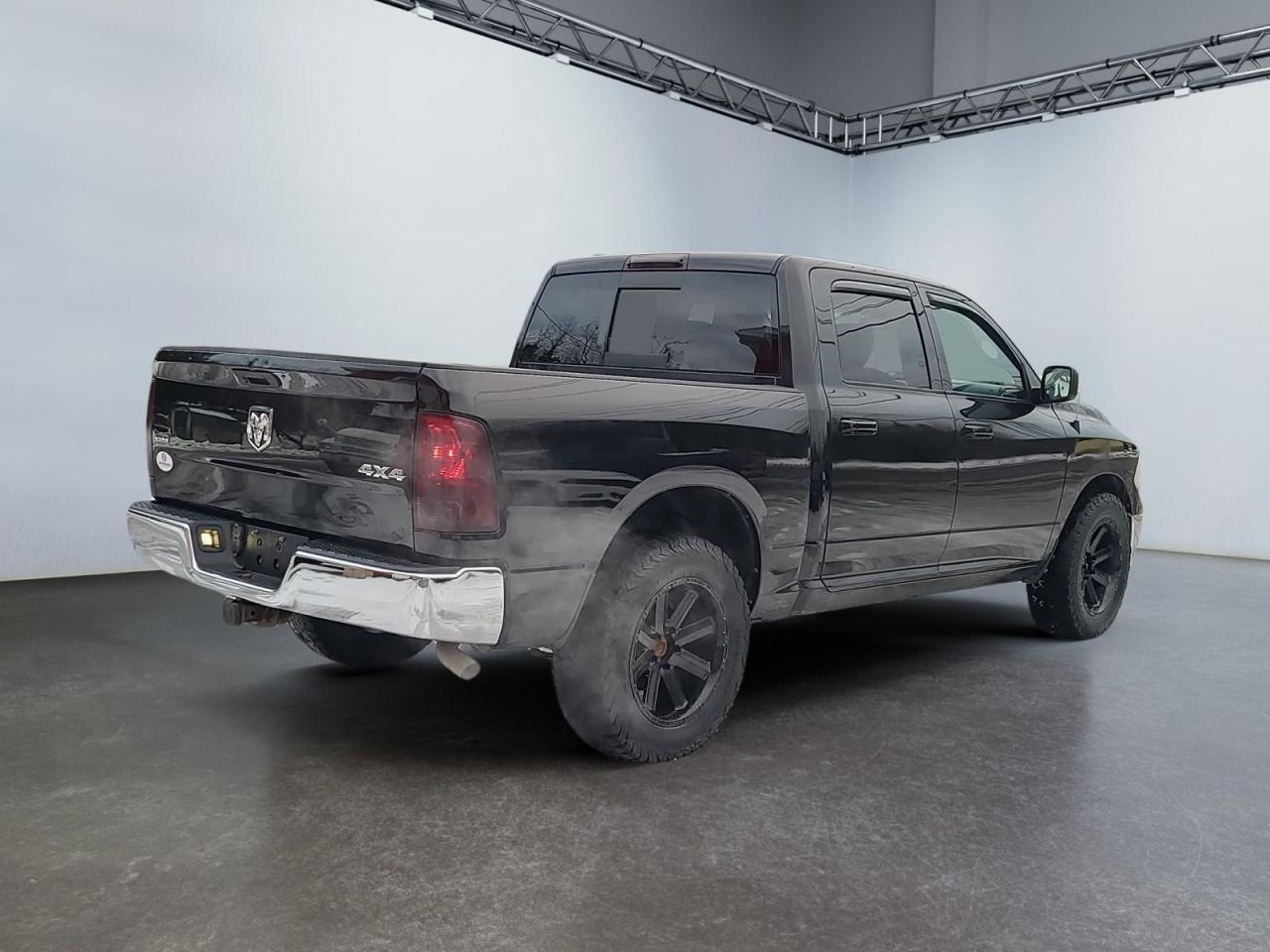 2019 RAM 1500 Classic SLT - Photo #3