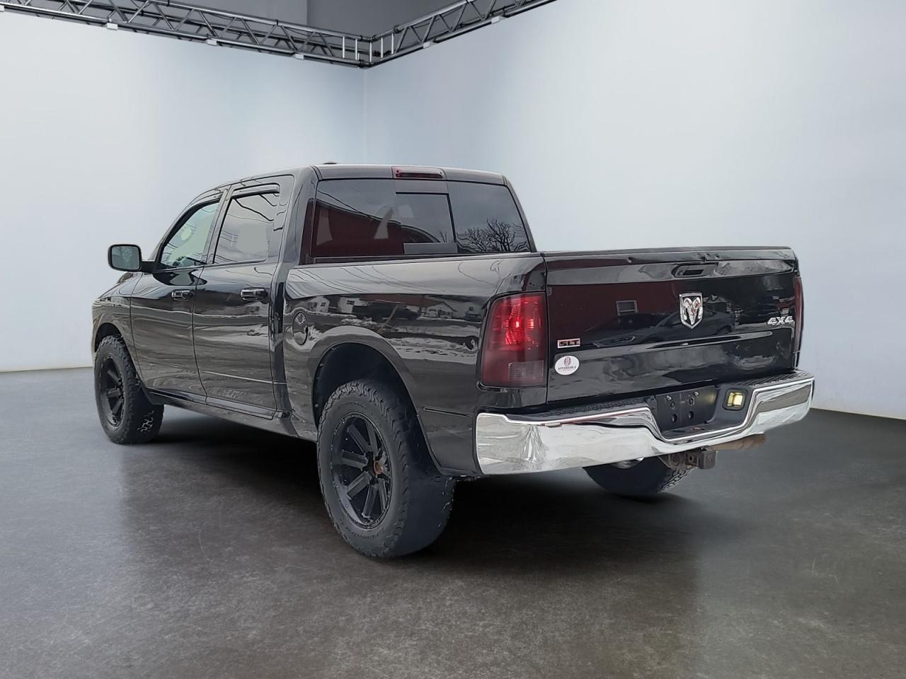 2019 RAM 1500 Classic SLT - Photo #5