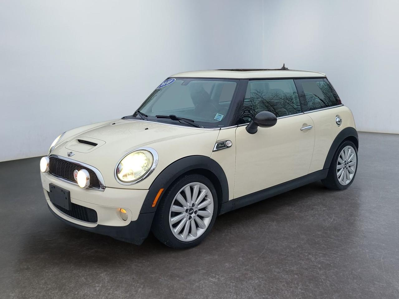 2010 MINI Cooper S - Photo #2