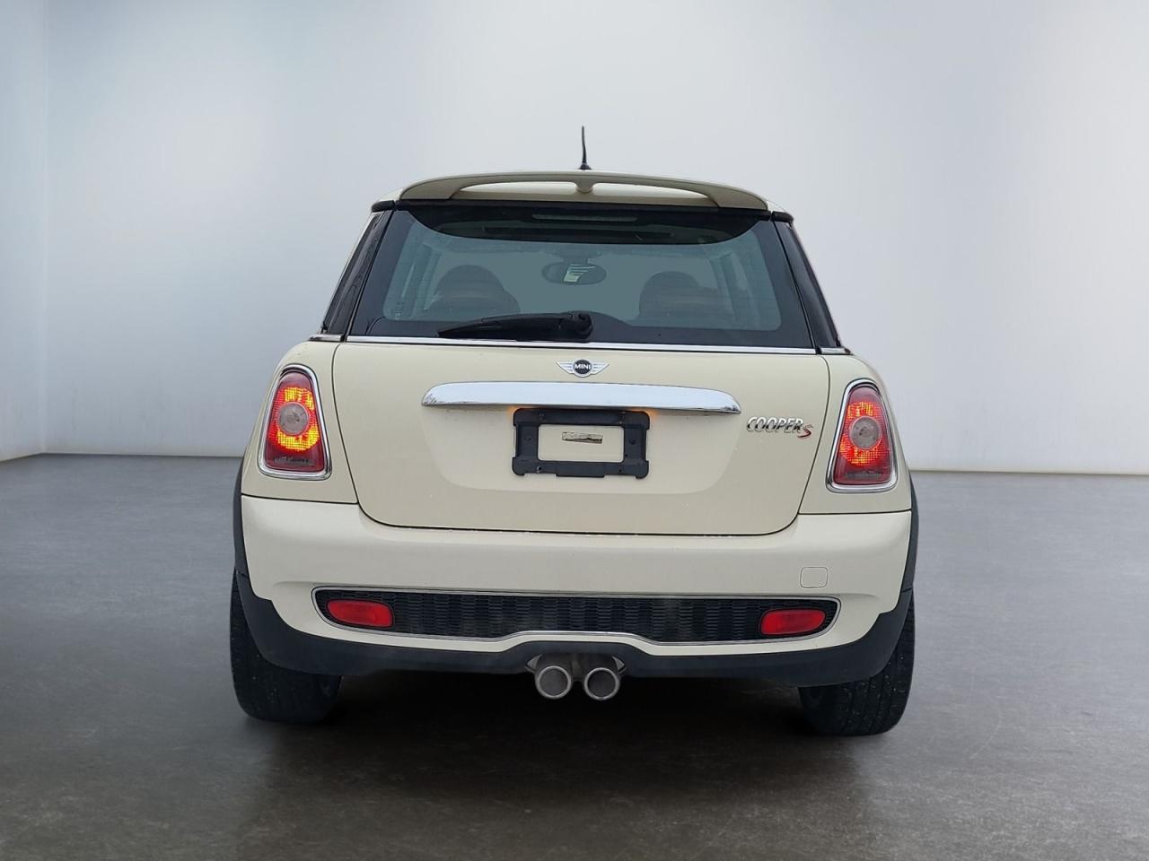 2010 MINI Cooper S - Photo #5