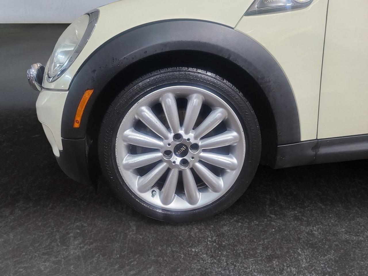 2010 MINI Cooper S - Photo #9