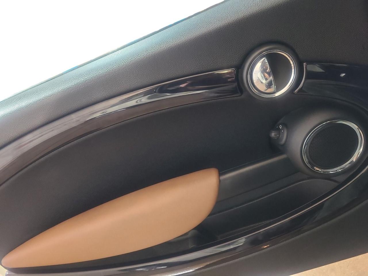 2010 MINI Cooper S - Photo #11