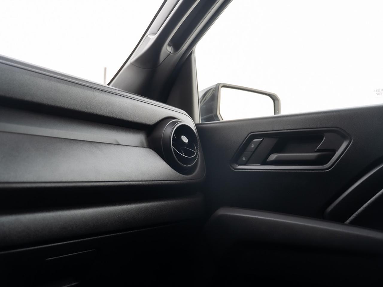 2023 Chevrolet Colorado 4WD Crew Cab Trail Boss Photo14