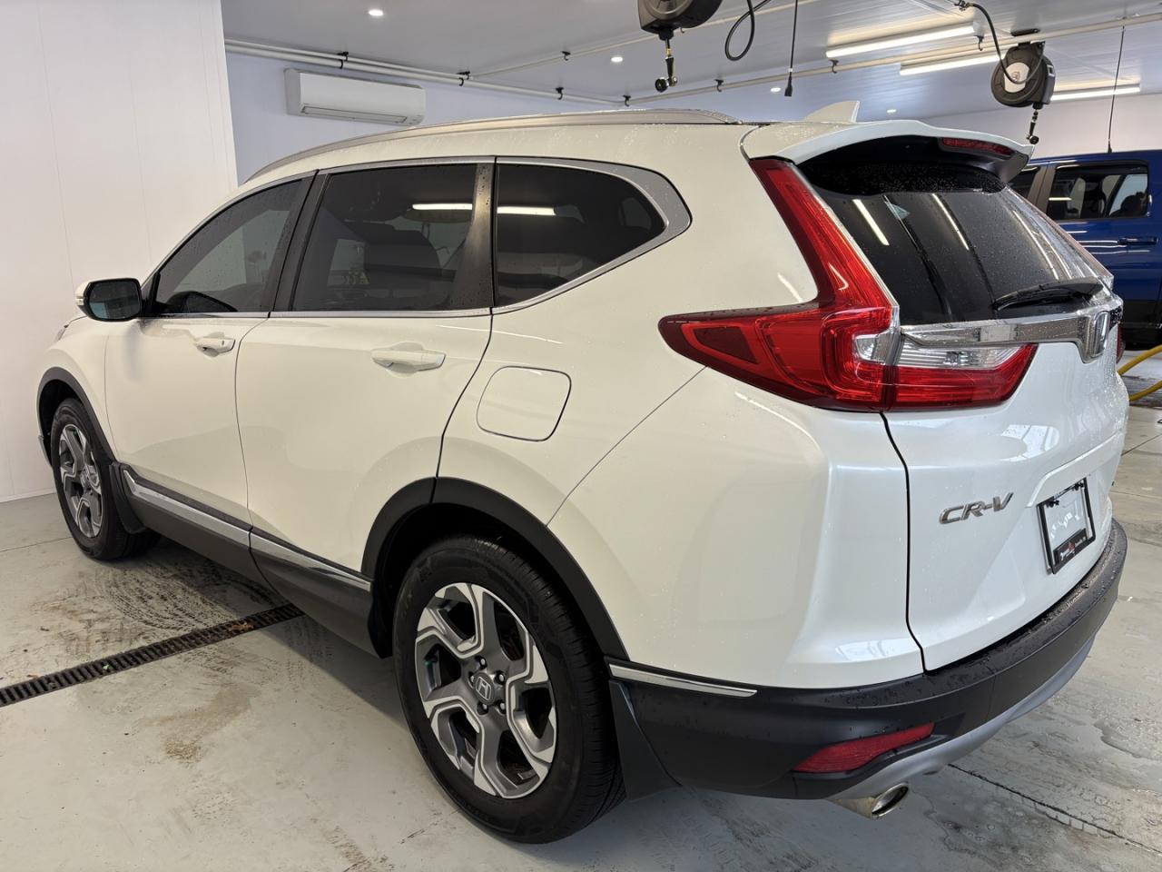 2018 Honda CR-V Touring Photo