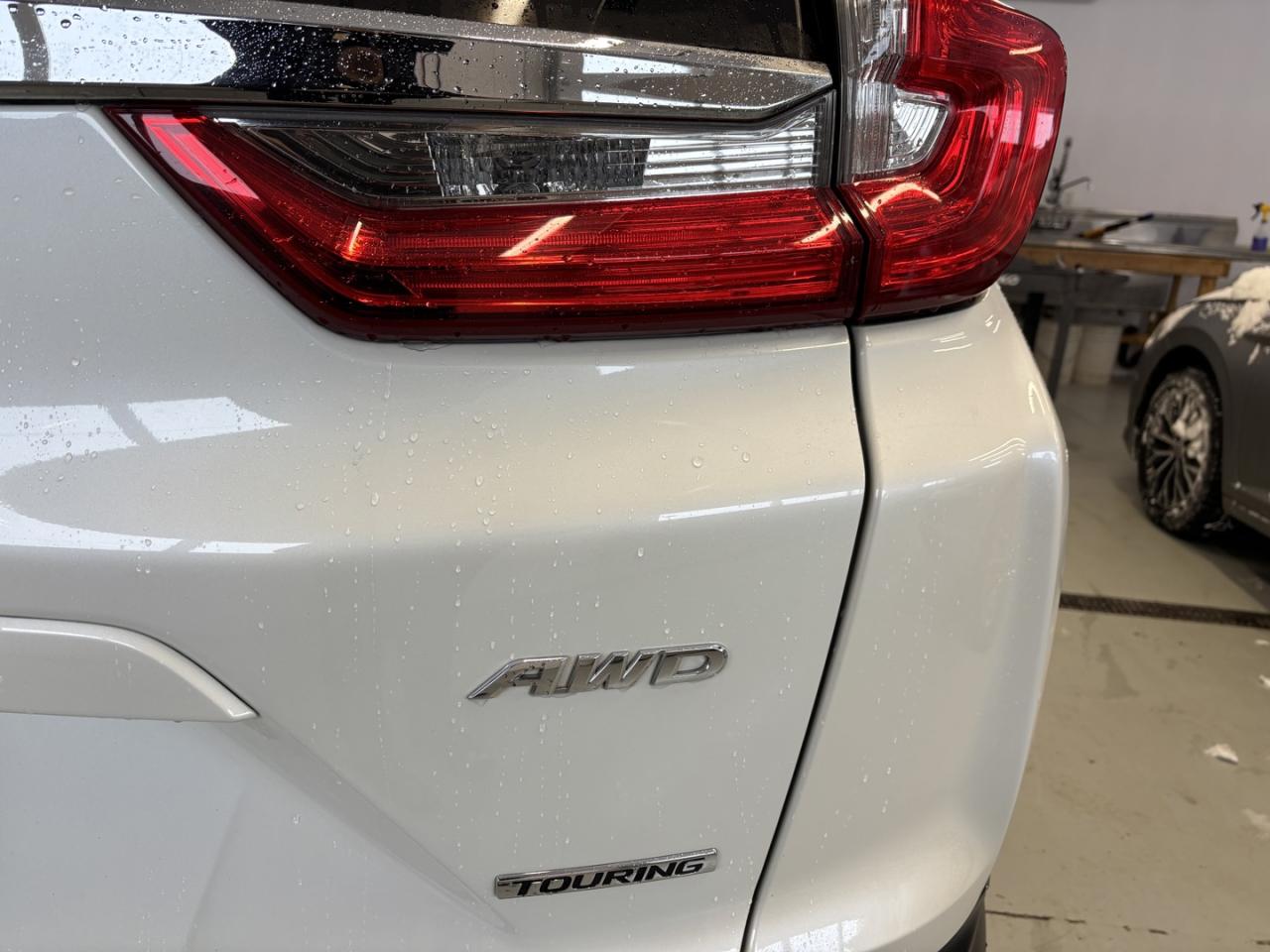 2018 Honda CR-V Touring Photo