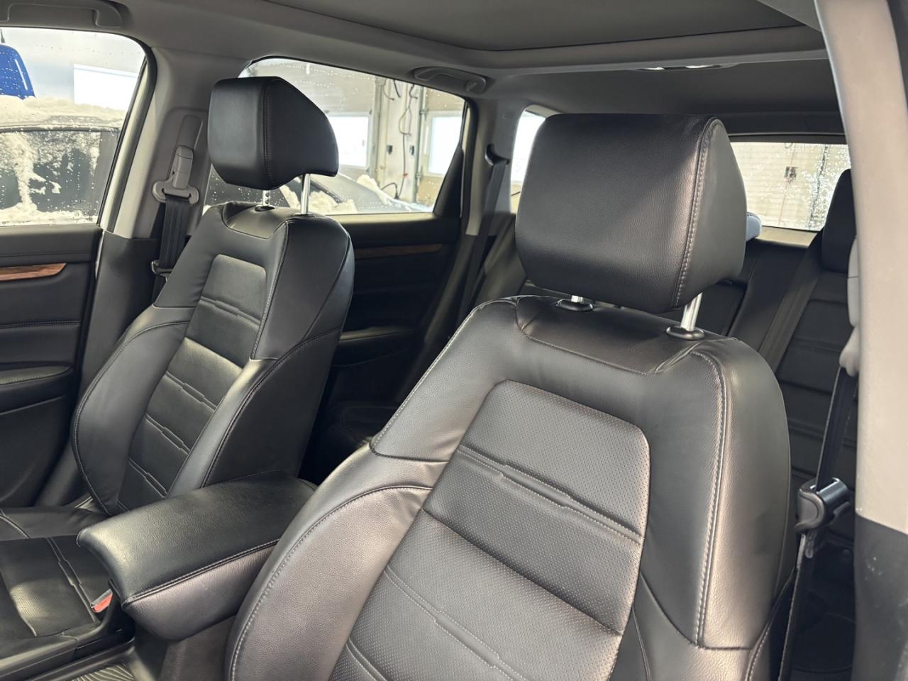 2018 Honda CR-V Touring Photo