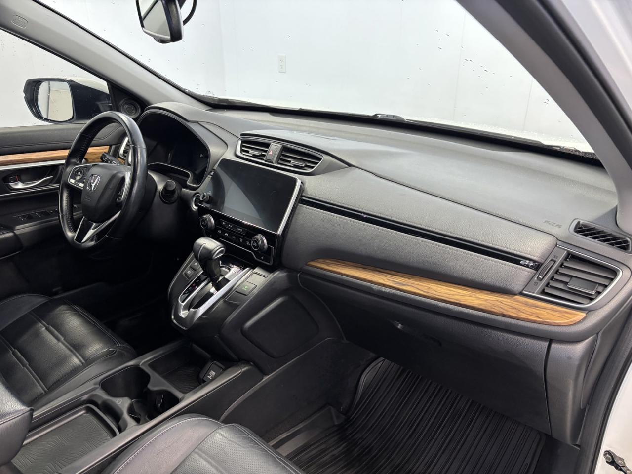 2018 Honda CR-V Touring Photo