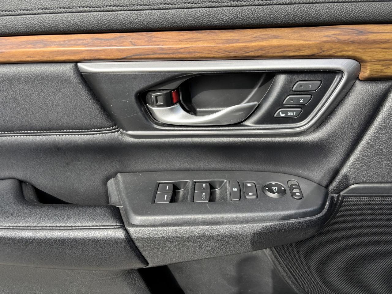 2018 Honda CR-V Touring Photo