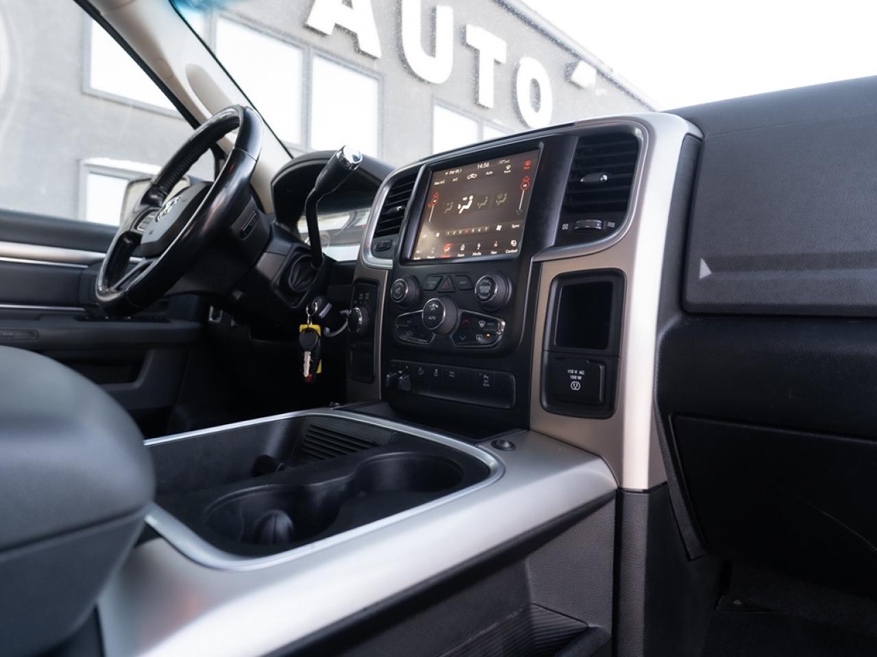 2018 RAM 2500 Outdoorsman 4x4 Crew Cab 6'4" Box Photo21