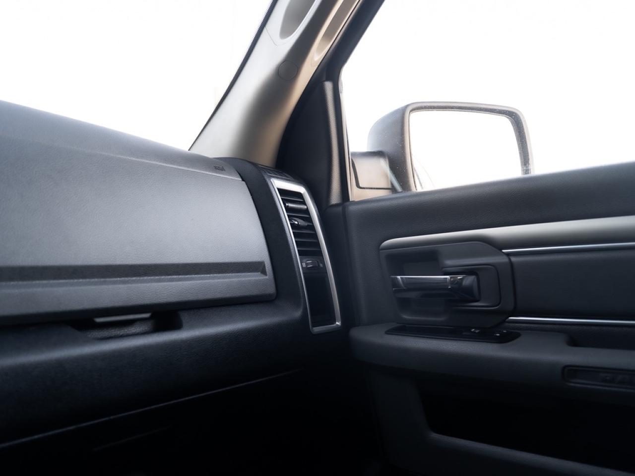 2018 RAM 2500 Outdoorsman 4x4 Crew Cab 6'4" Box Photo36