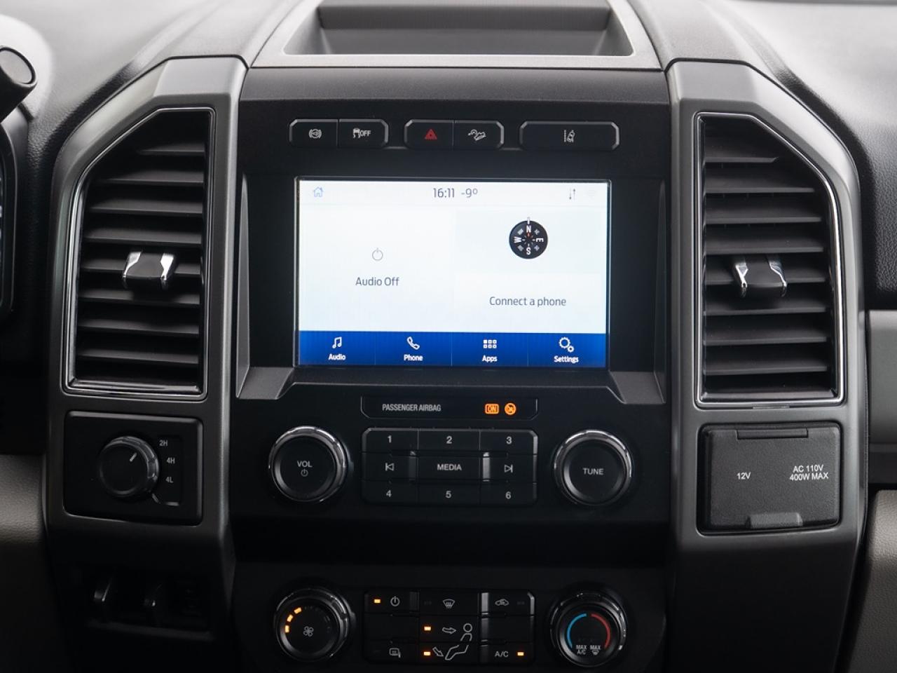 2020 Ford SUPER DUTY F-350 DRW XLT 4WD Crew Cab 8' Box Dually Photo8