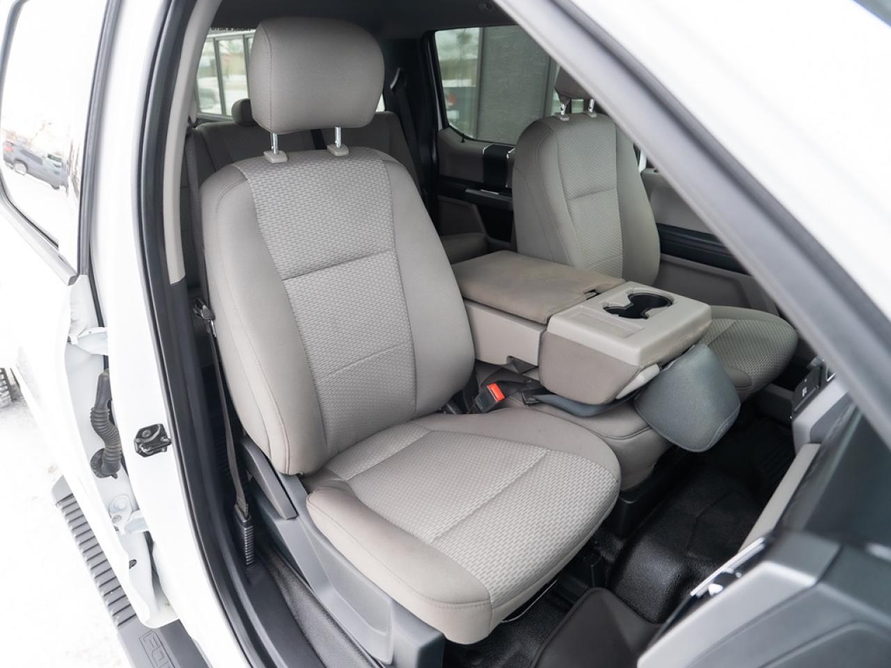 2020 Ford SUPER DUTY F-350 DRW XLT 4WD Crew Cab 8' Box Dually Photo20