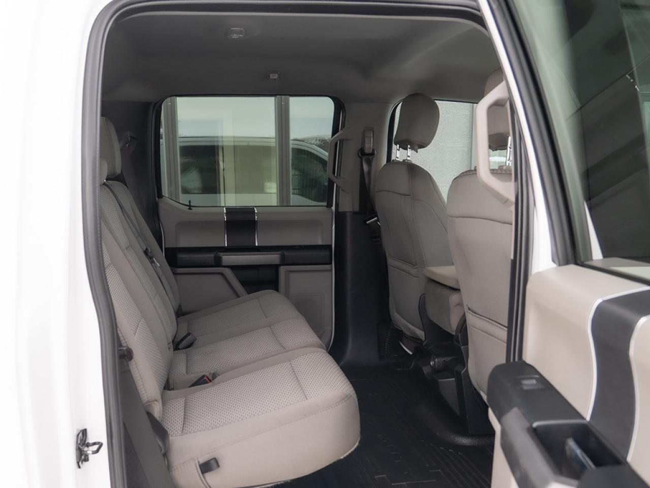 2020 Ford SUPER DUTY F-350 DRW XLT 4WD Crew Cab 8' Box Dually Photo41