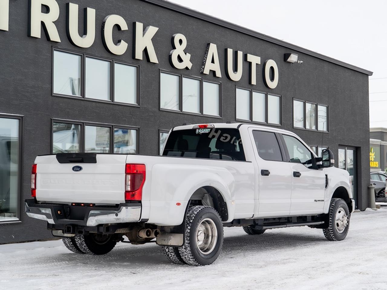 2020 Ford SUPER DUTY F-350 DRW XLT 4WD Crew Cab 8' Box Dually Photo5