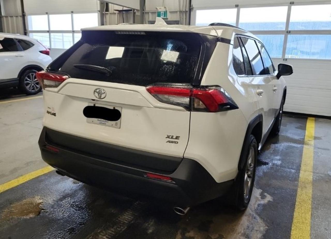 2023 Toyota RAV4 XLE AWD | Sunroof | Heated Wheel + Seats | Radar Cruise | Power Seat | CarPlay + Android and More ! Photo3