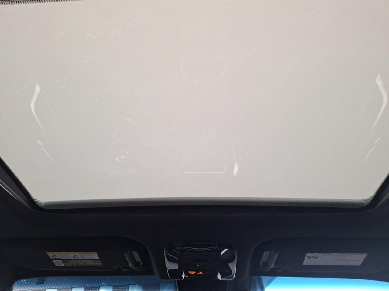 2021 Toyota Venza Limited AWD | Hybrid | Leather | Sunroof | Nav | 360 Camera | Radar Cruise | Cooled Seats & More ! Photo