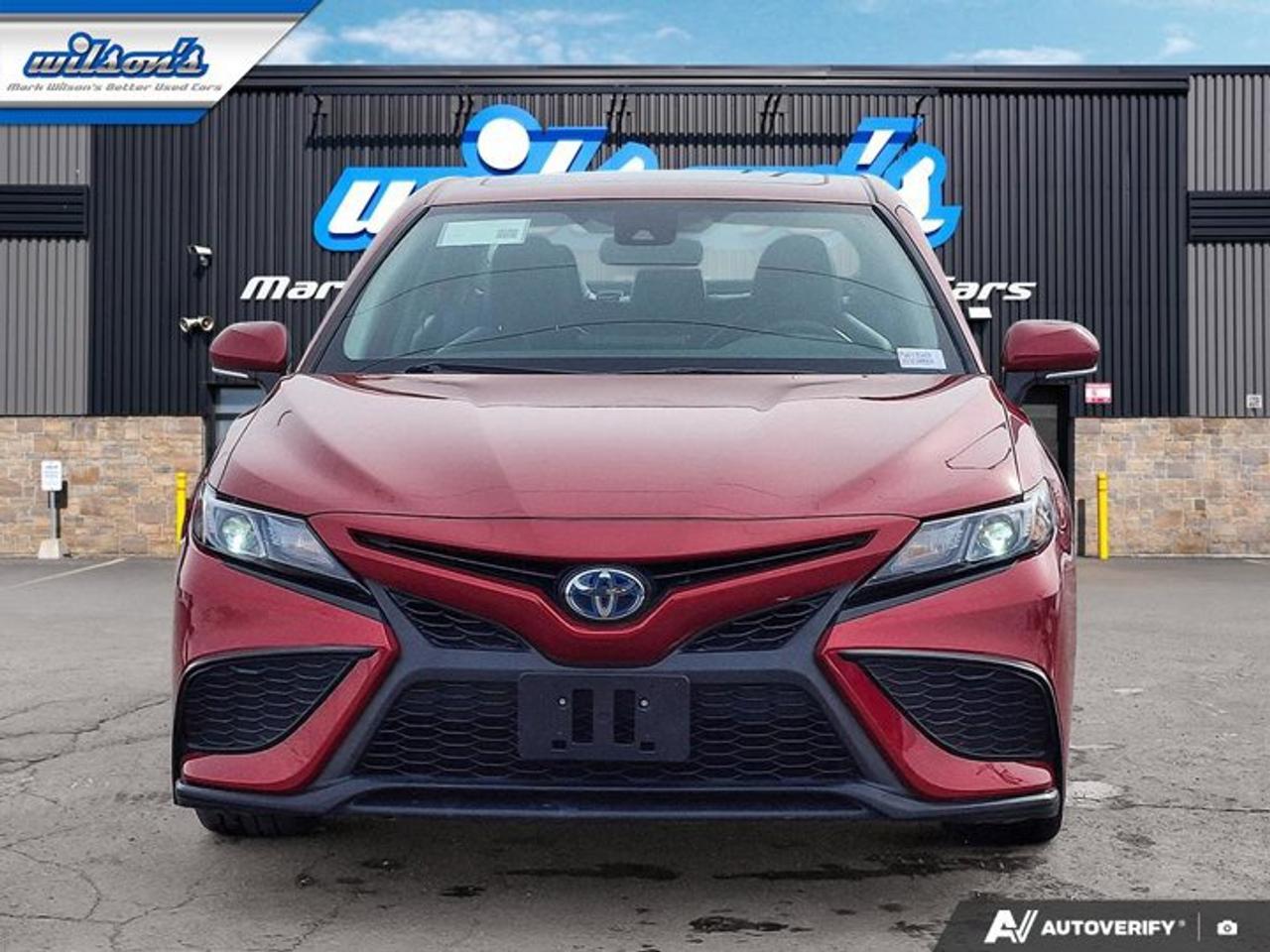 2023 Toyota Camry Hybrid SE | Sunroof | Heated Wheel + Seats | CarPlay + Android | Rear Camera | Power Seat & More ! Photo