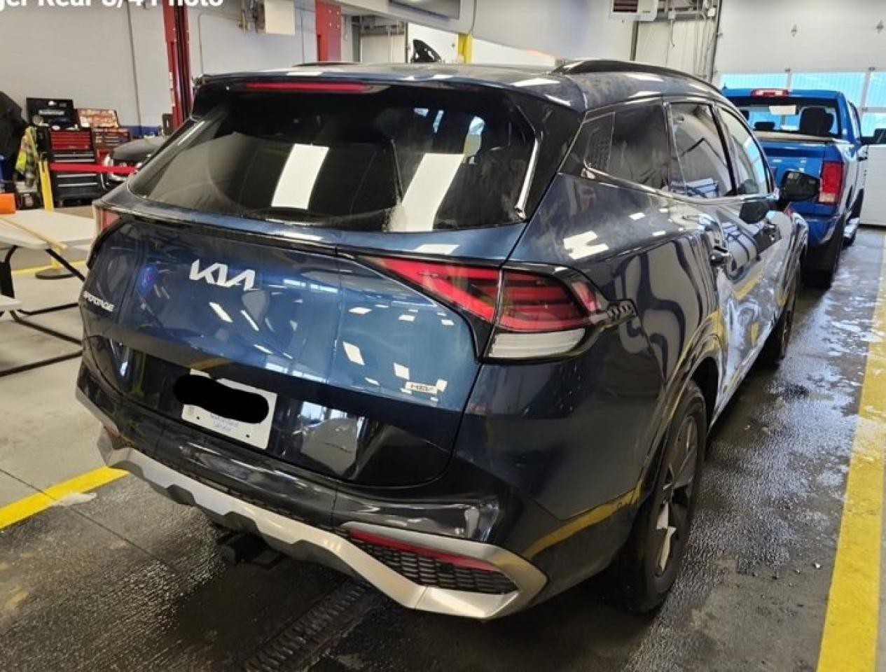 2023 Kia Sportage Hybrid SX AWD | Leather | Sunroof | Nav | Smart Cruise | 360 Camera | Cooled + Heated Seats | and More ! Photo3