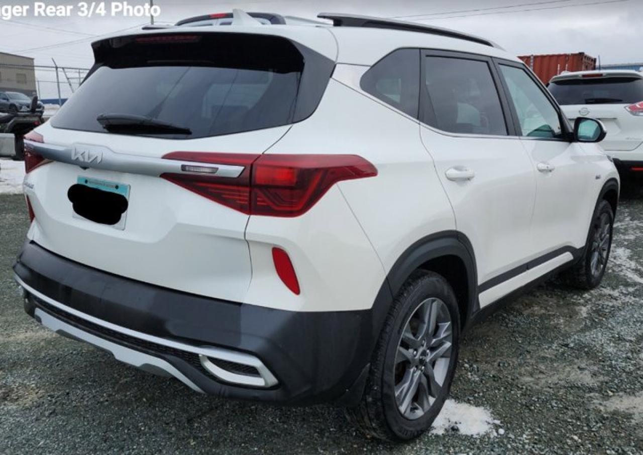 2023 Kia Seltos EX AWD | Leather | Sunroof | Heated Wheel + Seats | CarPlay + Android | Rear Camera | and More ! Photo