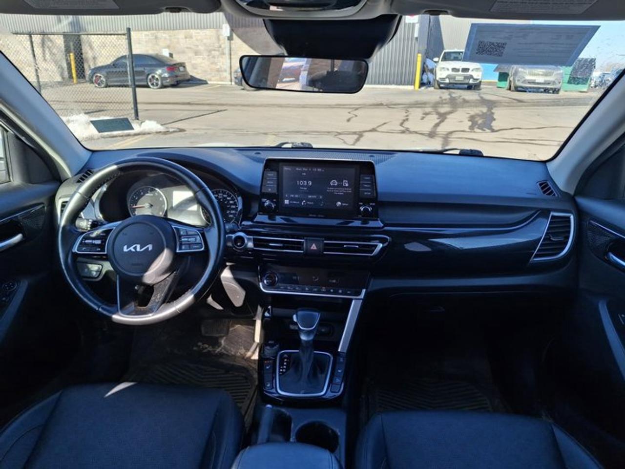 2023 Kia Seltos EX AWD | Leather | Sunroof | Heated Wheel + Seats | CarPlay + Android | Rear Camera | and More ! Photo4