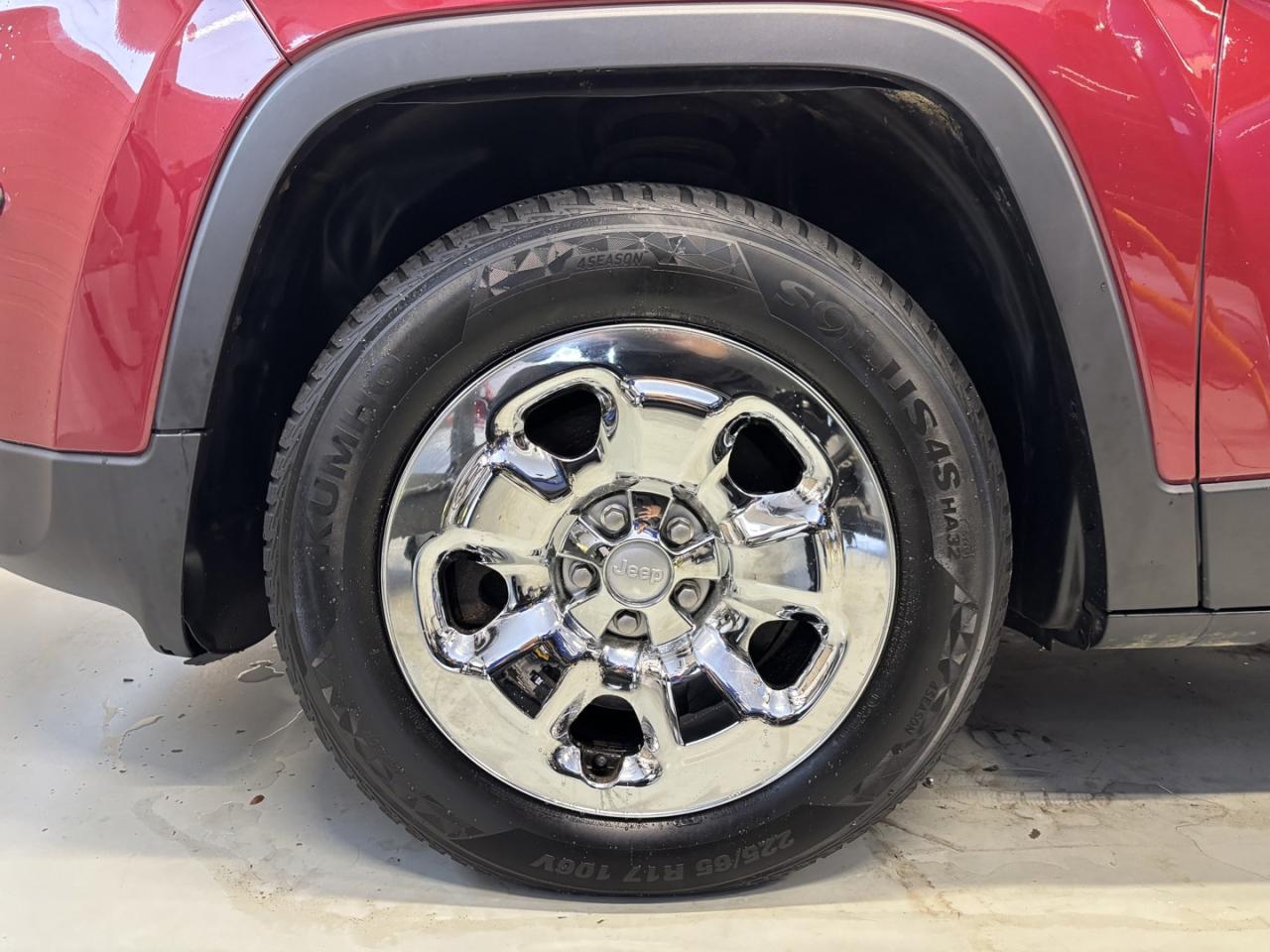 2014 Jeep Cherokee SPORT 4WD Photo