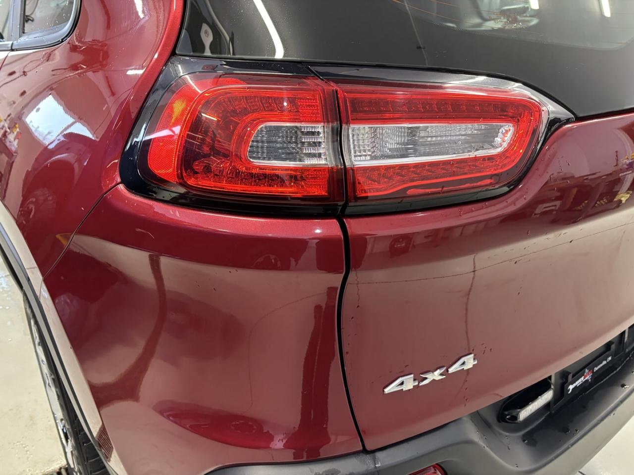 2014 Jeep Cherokee SPORT 4WD Photo