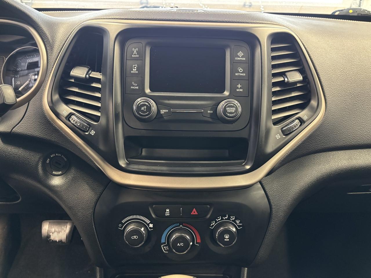 2014 Jeep Cherokee SPORT 4WD Photo