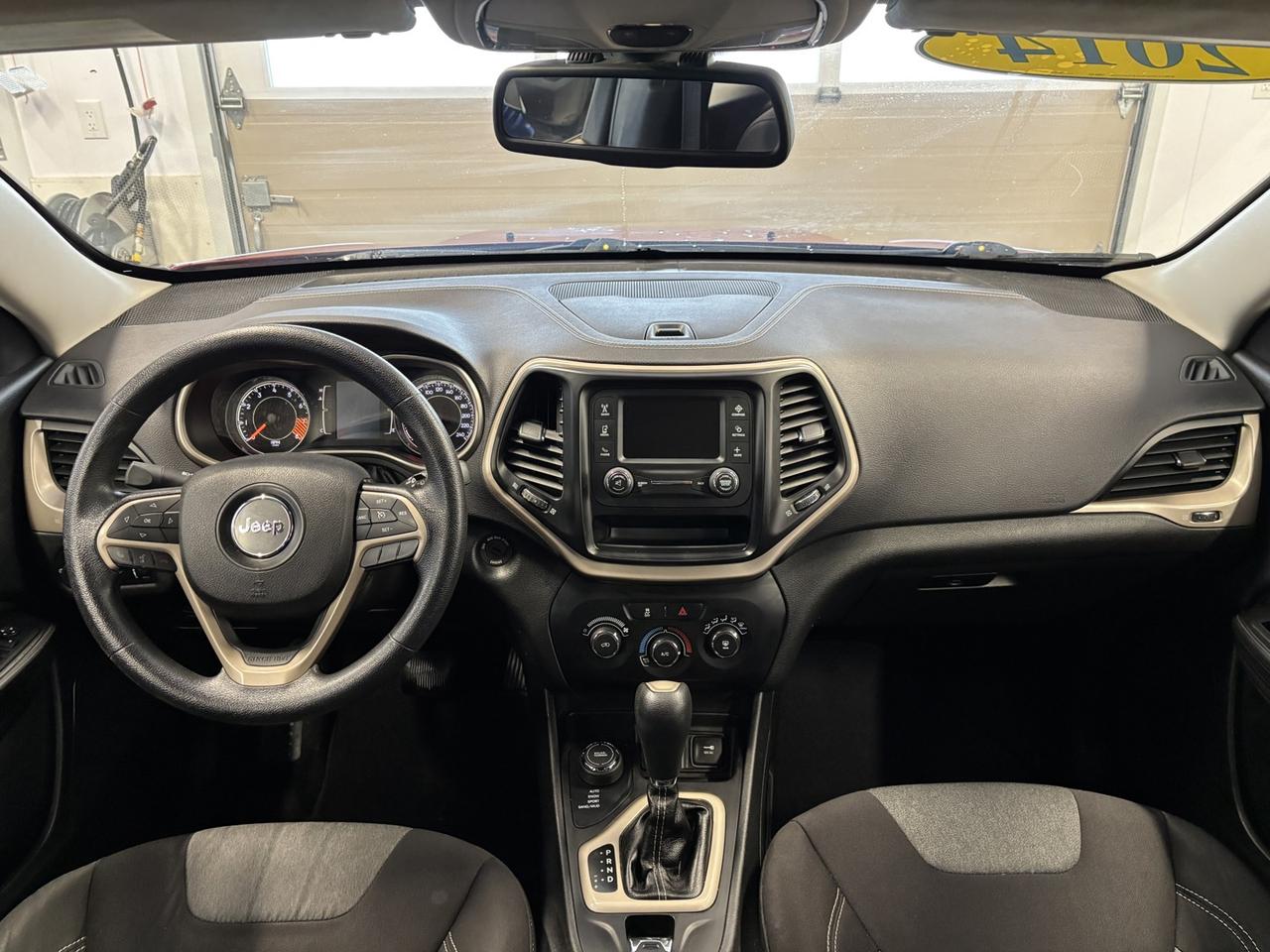 2014 Jeep Cherokee SPORT 4WD Photo