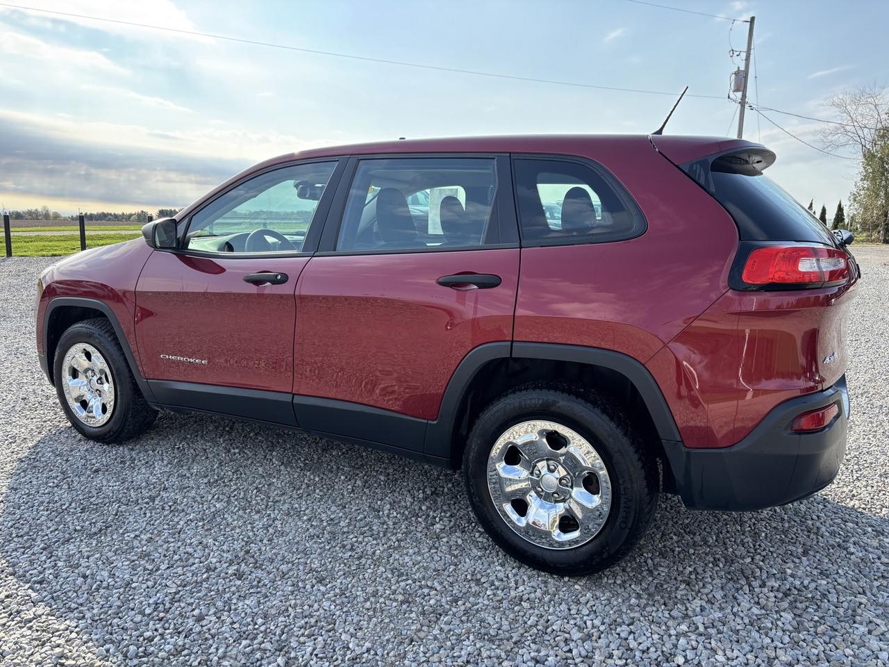 2014 Jeep Cherokee SPORT 4WD Photo
