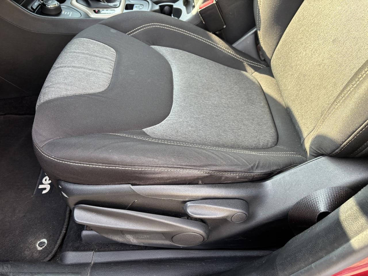 2014 Jeep Cherokee SPORT 4WD Photo