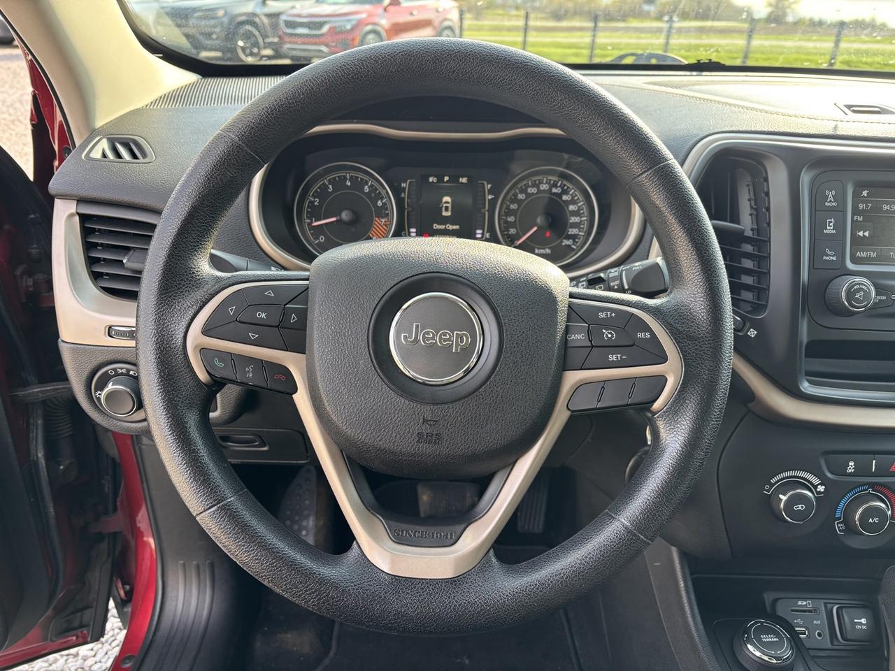 2014 Jeep Cherokee SPORT 4WD Photo