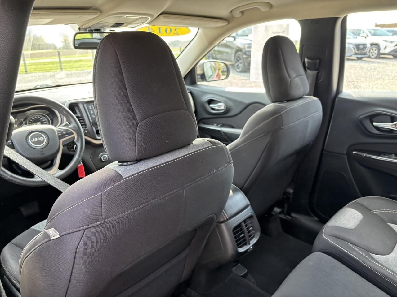 2014 Jeep Cherokee SPORT 4WD Photo