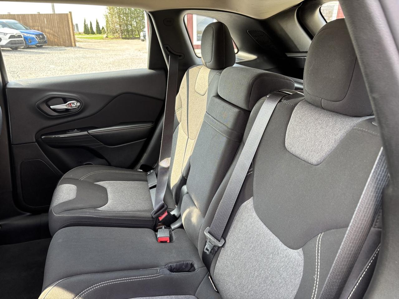 2014 Jeep Cherokee SPORT 4WD Photo