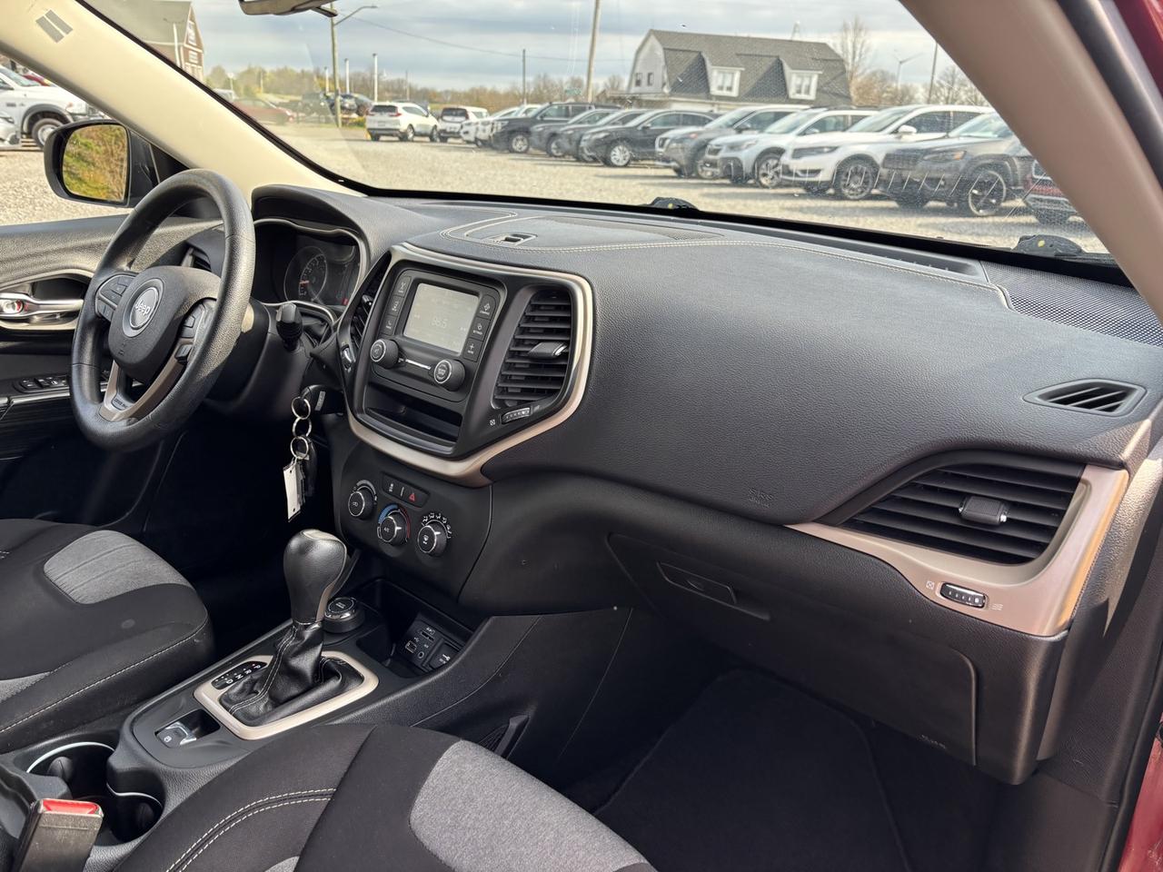 2014 Jeep Cherokee SPORT 4WD Photo