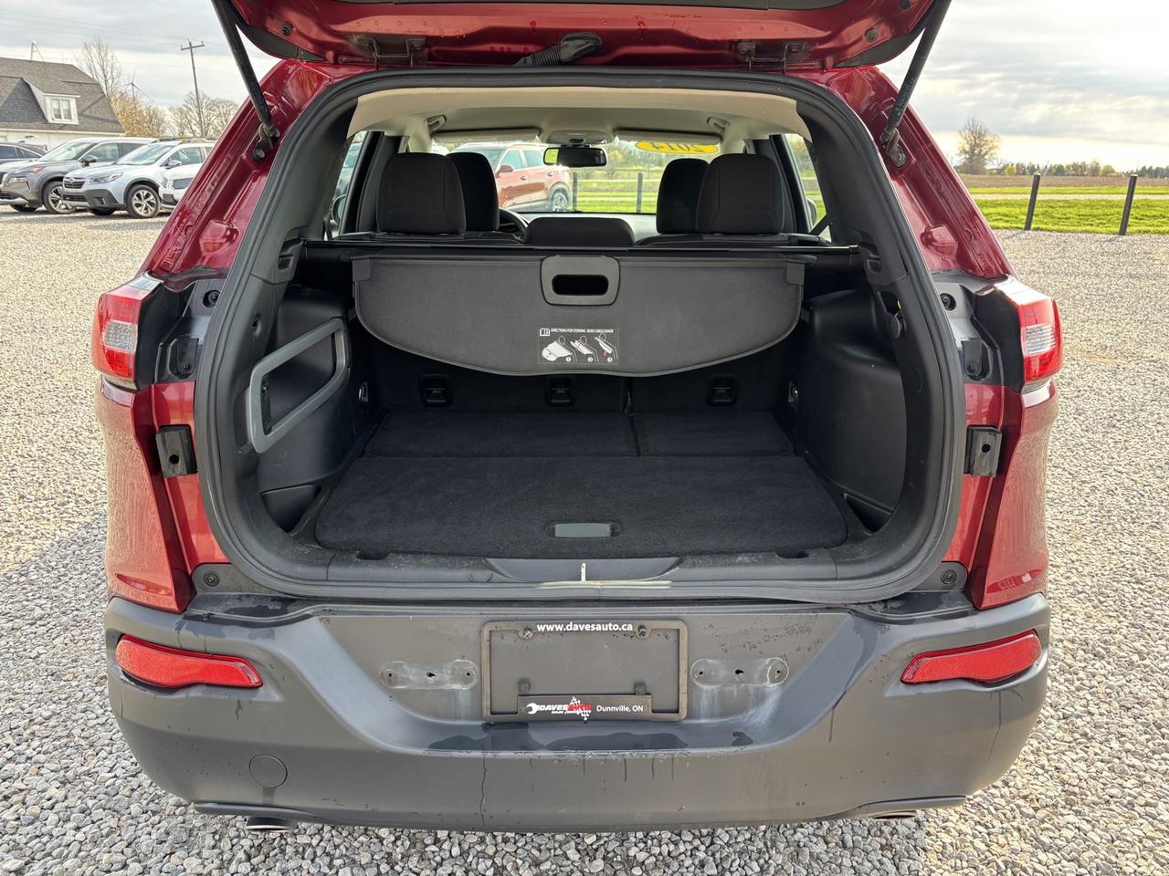 2014 Jeep Cherokee SPORT 4WD Photo