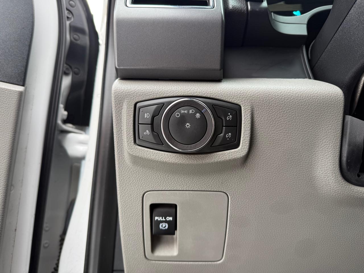 2018 Ford F-150 XLT Supercrew 4x4 *CLEAN CARFAX*SAFETY INCL* Photo