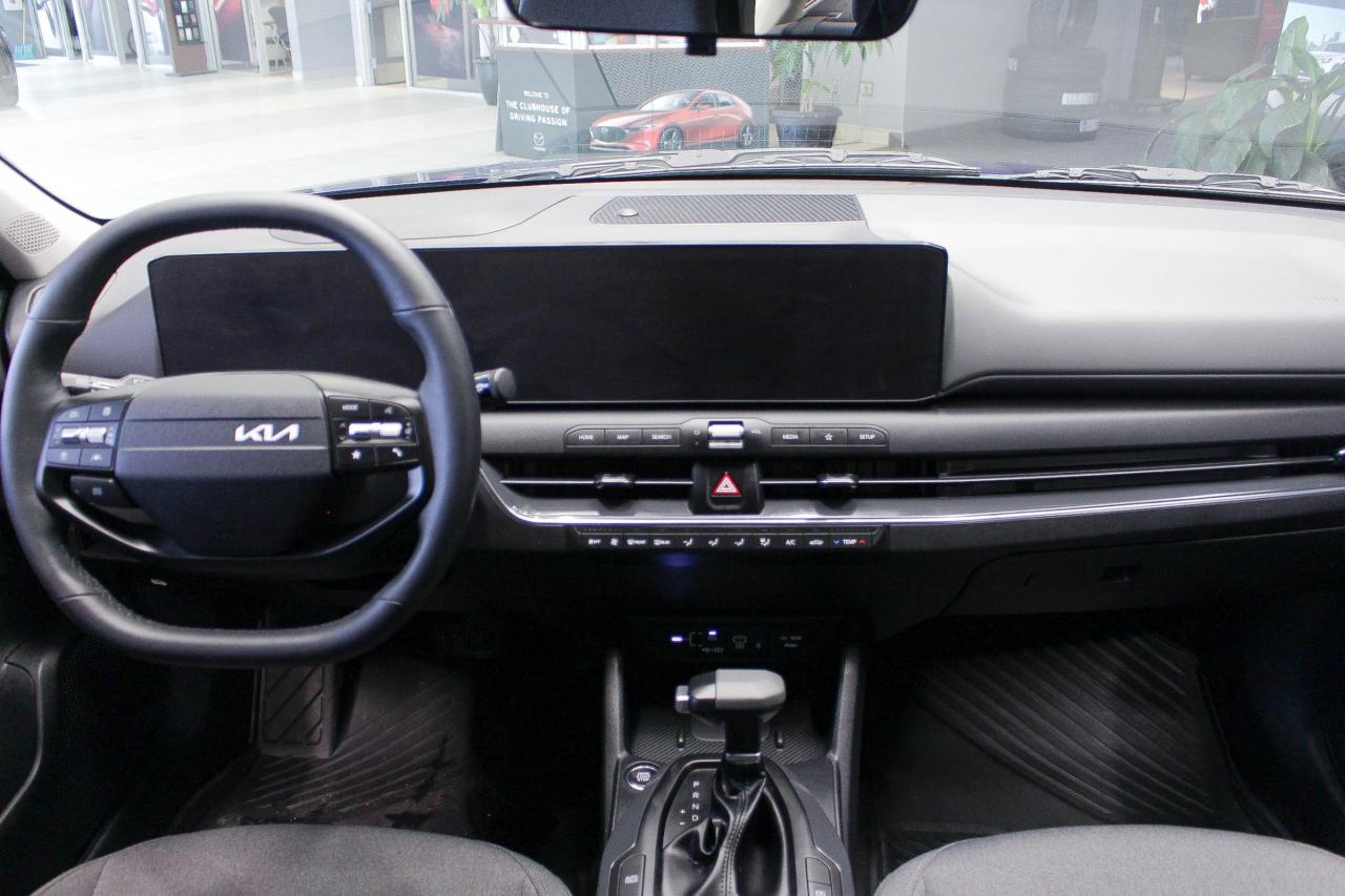 2025 Kia K4 EX HEATED SEATS/HEATED STEERING WHEEL - APPLE CARPLAY AND ANDROID AUTO - CLOTH UPHOLSTERY Photo