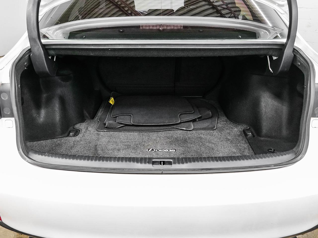 2015 Lexus IS 250 F-SPORT Photo37