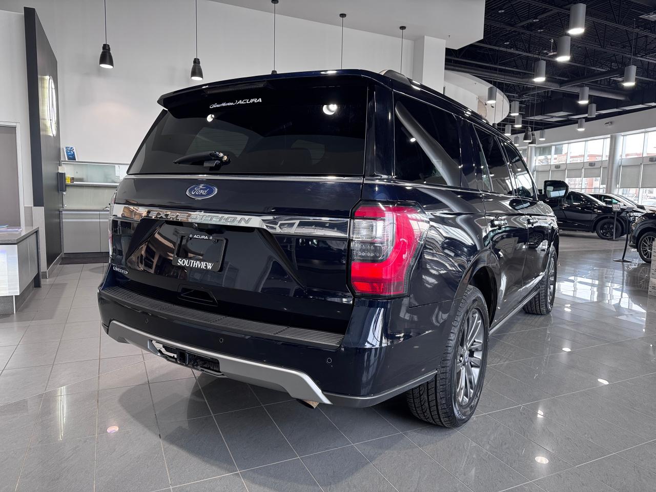 2021 Ford Expedition Limited  Photo2