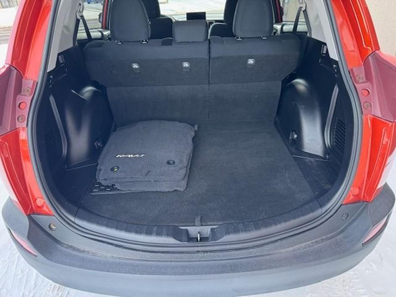 2015 Toyota RAV4 XLE ACCIDENT FREE,1 OWNER Photo