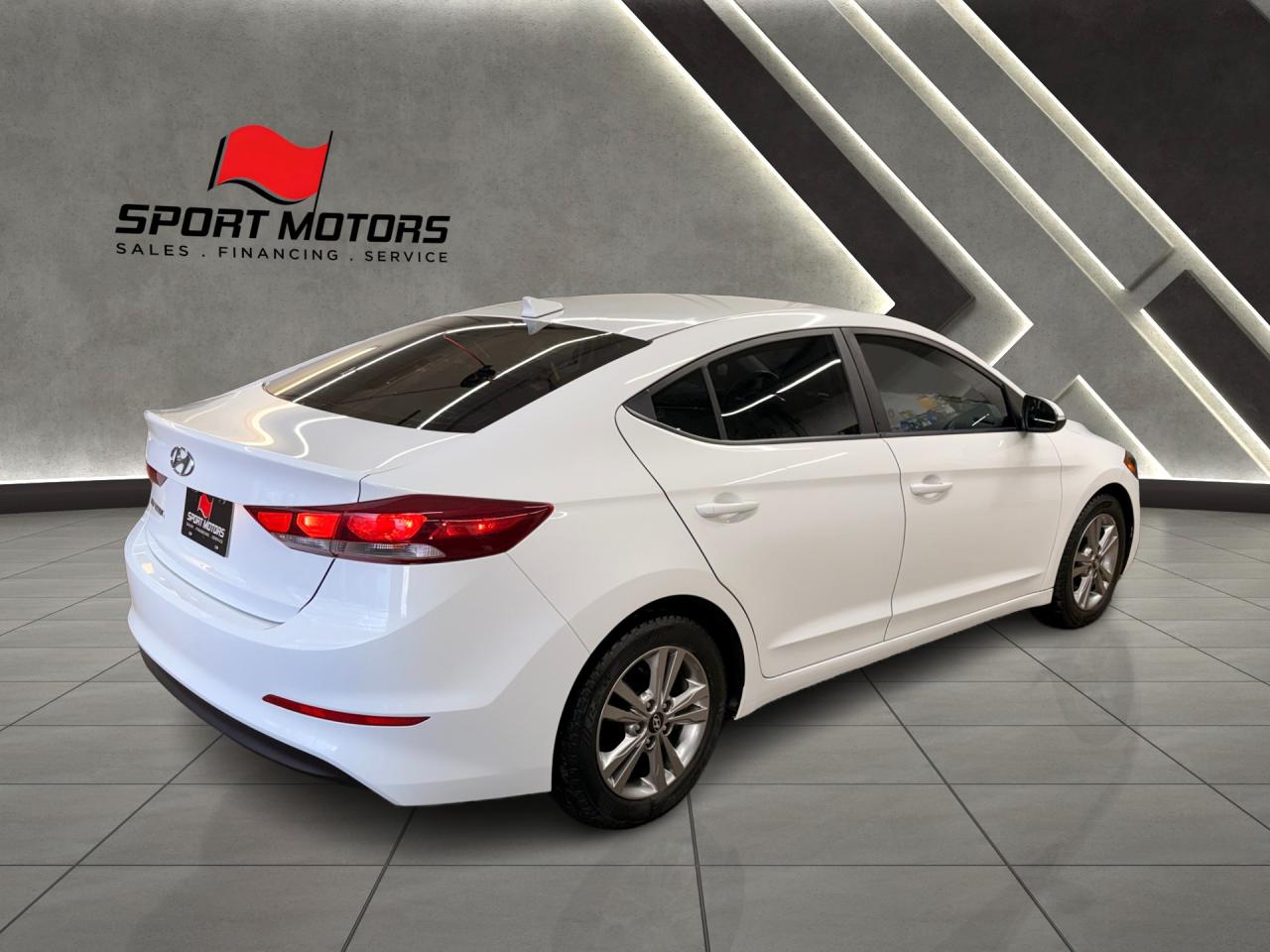 2018 Hyundai Elantra GL+ApplePlay+New Brakes+BSM+CLEAN CARFAX Photo7