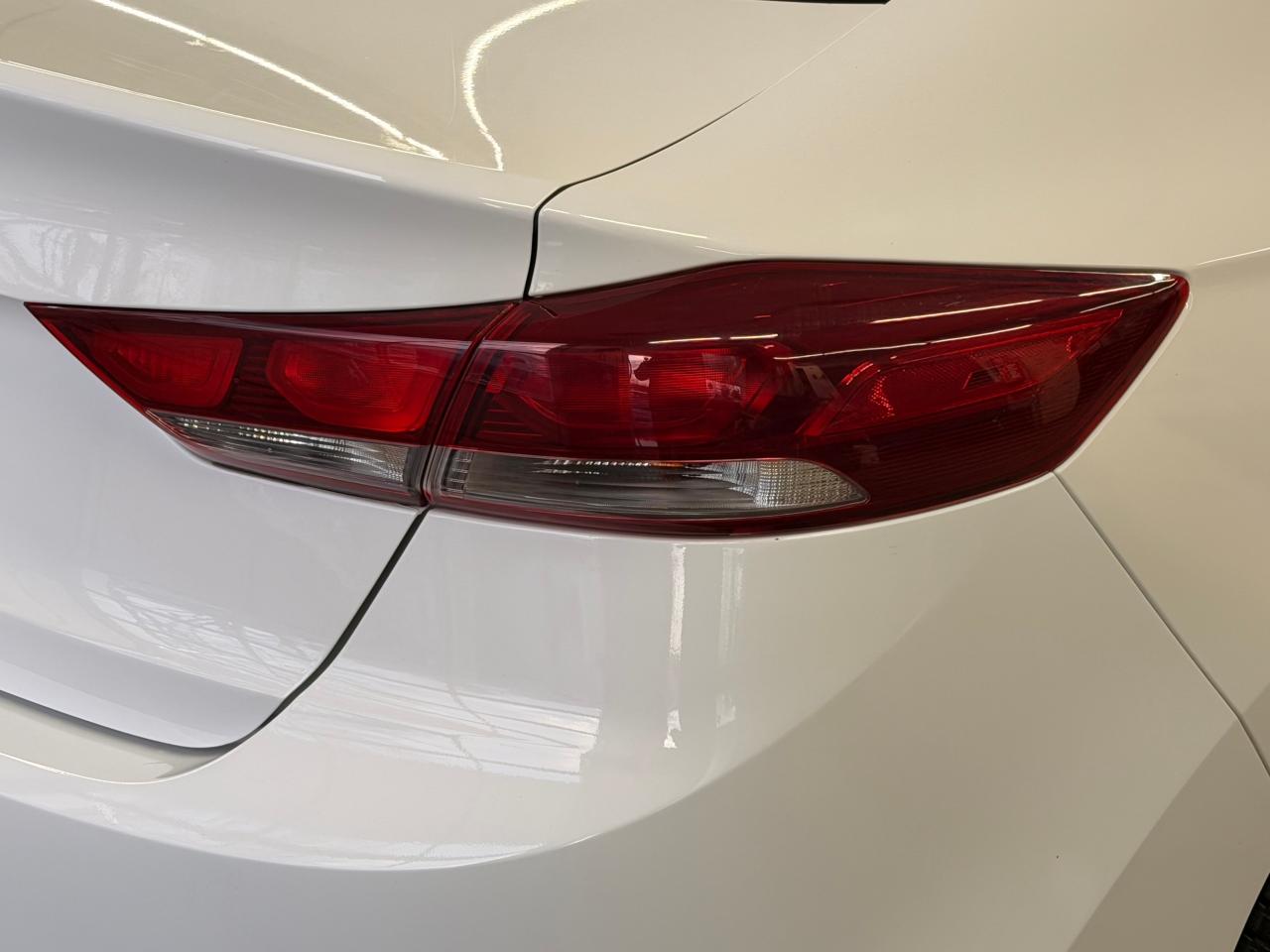 2018 Hyundai Elantra GL+ApplePlay+New Brakes+BSM+CLEAN CARFAX Photo